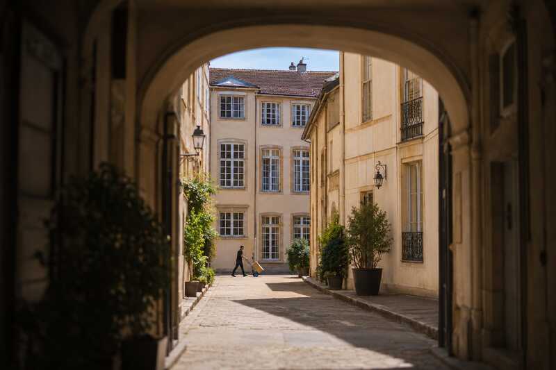 Déménagement à Dardilly : le haut, le bas et la Porte de Lyon, vue 1